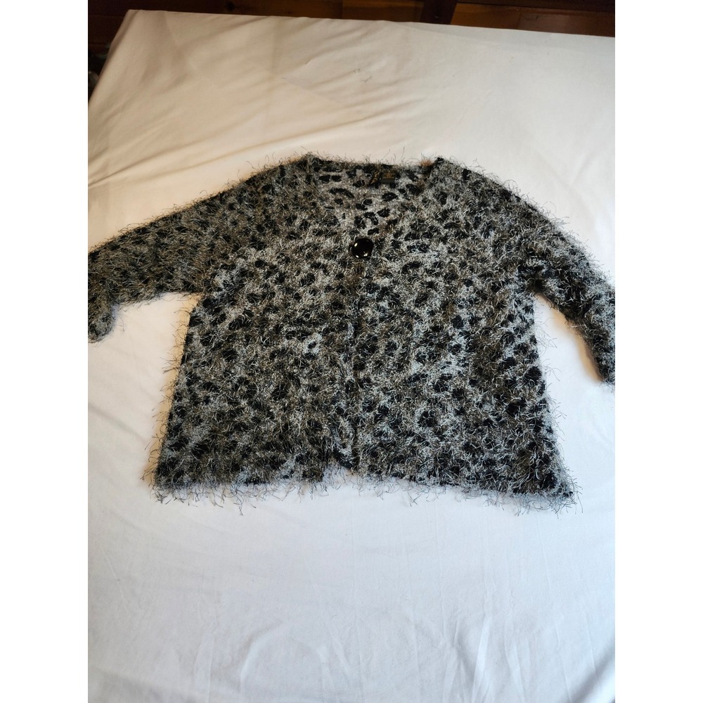 True Options Junior Leopard Print Fuzzy Eyelash Knit Cardigan Grey Black XL